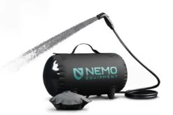 NEMO EQUIPMENT Douche Nemo Helio 13 NEMO EQUIPMENT Douche Nemo Helio -TrekÉquip Magasin douche nemo helio pressure shower 02 2